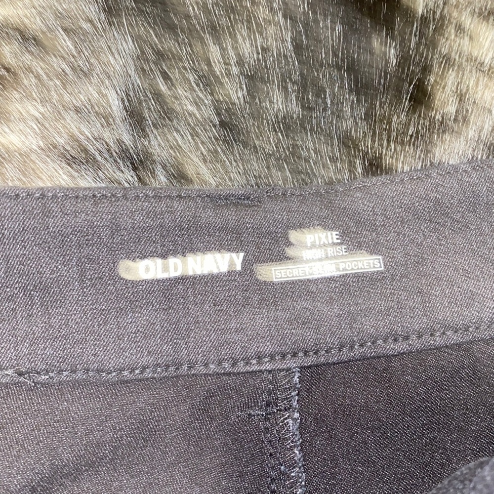 Old Navy Charcoal Gray High-Waisted Pixie Ankle P… - image 2